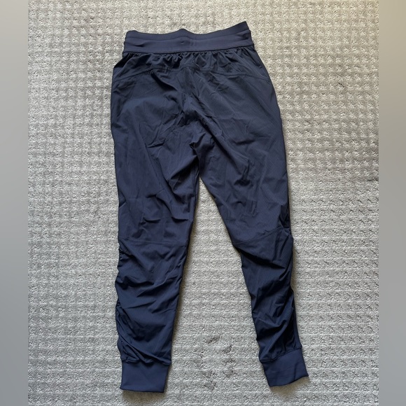 NWT Lululemon beyond the studio joggers size 6 cadet blue - Picture 3 of 5